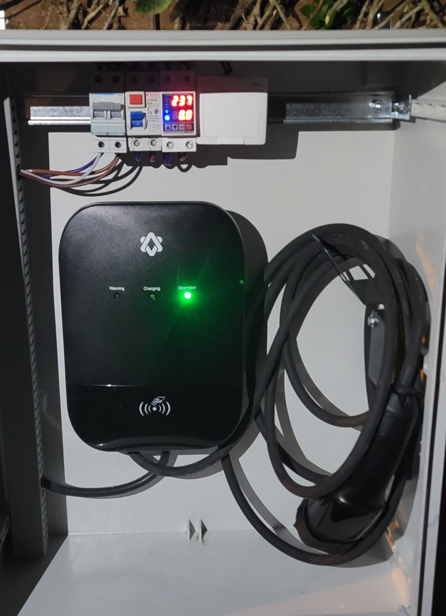 Installation borne de recharge wallbox dans une villa à Rabat Maroc